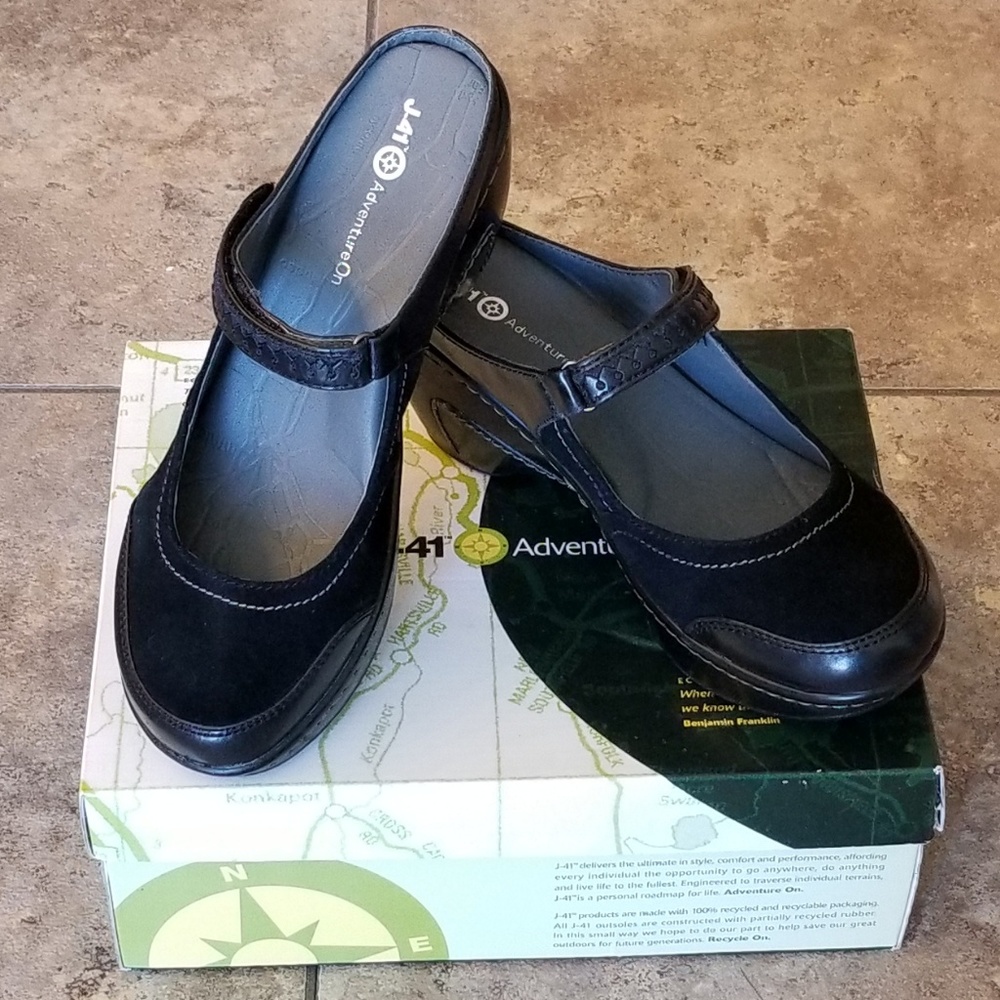 New Jeep / J41 Ocean clogs Size 10M, Black